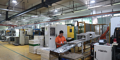 壓鑄件電鍍后放一段時間表面發黑什么原因？